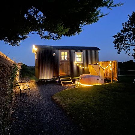 Sheelin Huts Blue, Hot-Tub Available From 1St April Until 1St November Βίλα Κάβαν Εξωτερικό φωτογραφία